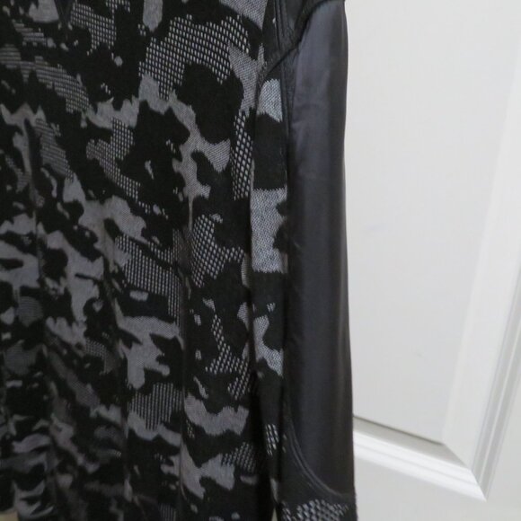Smartwool Men's Urban Upslope Gray and Black Camo Sweater L Large - Picture 3 of 4